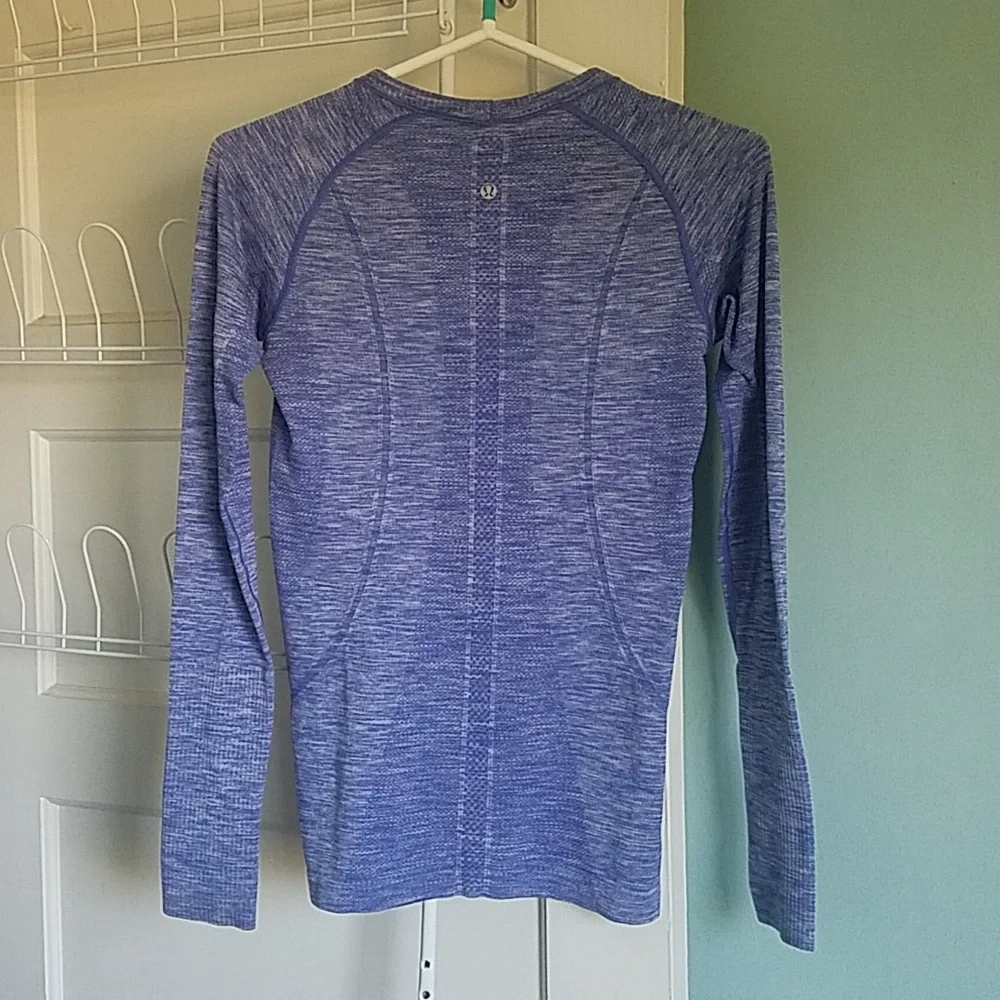 Lululemon Athletica Swiftly Tech Long Sleeve Shirt Crewneck Heathered Thumbholes